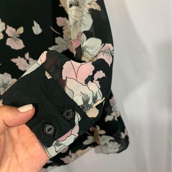 WOMAN’S Tunic, Size Medium. Floral. Long Sleeve. Back Cutout Detail. Moc… - Picture 3 of 7